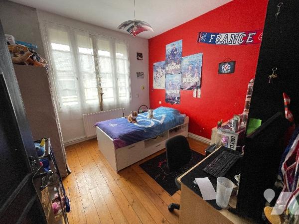 Maison de 4 pièces principales, en centre ville