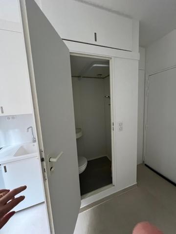 STUDETTE 3 IEME ETAGE TOTALEMENT RENOVEE DANS UNE COPROPRIETE DE  QUALITE