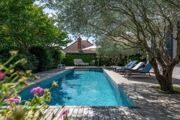 Lyon 3ème - Propriété bourgeoise de 301,92 m² - 7 chambres - Jardin avec Piscine - Garage