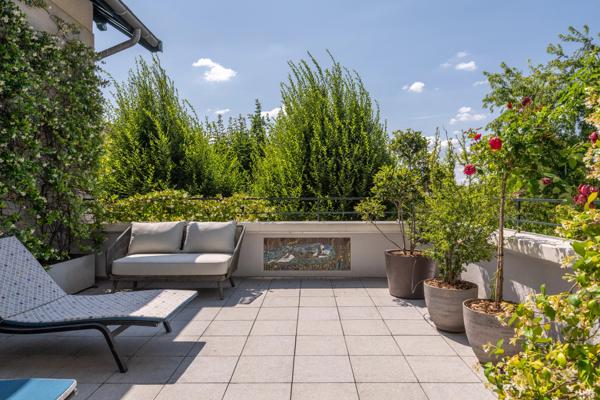 Lyon 3ème - Propriété bourgeoise de 301,92 m² - 7 chambres - Jardin avec Piscine - Garage