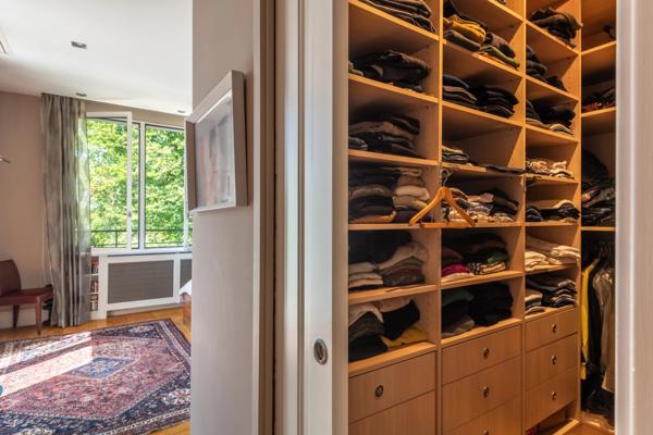 Lyon 3ème - Propriété bourgeoise de 301,92 m² - 7 chambres - Jardin avec Piscine - Garage