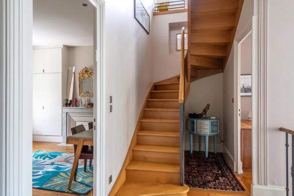 Lyon 3ème - Propriété bourgeoise de 301,92 m² - 7 chambres - Jardin avec Piscine - Garage