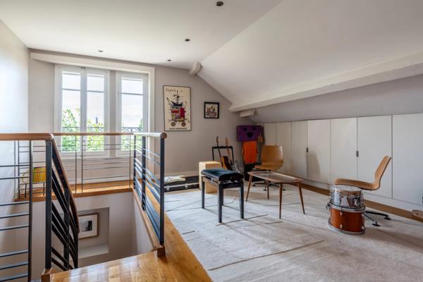 Lyon 3ème - Propriété bourgeoise de 301,92 m² - 7 chambres - Jardin avec Piscine - Garage