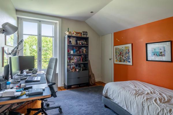Lyon 3ème - Propriété bourgeoise de 301,92 m² - 7 chambres - Jardin avec Piscine - Garage