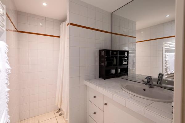 Lyon 3ème - Propriété bourgeoise de 301,92 m² - 7 chambres - Jardin avec Piscine - Garage