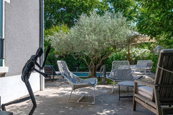 Lyon 3ème - Propriété bourgeoise de 301,92 m² - 7 chambres - Jardin avec Piscine - Garage