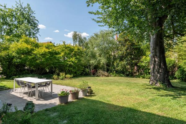 Lyon 3ème - Propriété bourgeoise de 301,92 m² - 7 chambres - Jardin avec Piscine - Garage