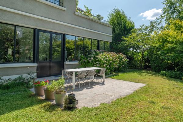 Lyon 3ème - Propriété bourgeoise de 301,92 m² - 7 chambres - Jardin avec Piscine - Garage