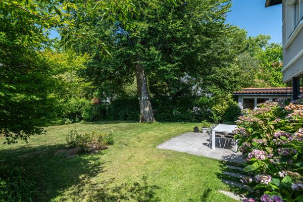 Lyon 3ème - Propriété bourgeoise de 301,92 m² - 7 chambres - Jardin avec Piscine - Garage