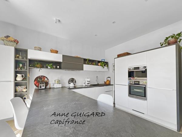 ANNECY (74) - Appartement 4 pièces de 107m² de style Belle époque avec garage, cave et greniers