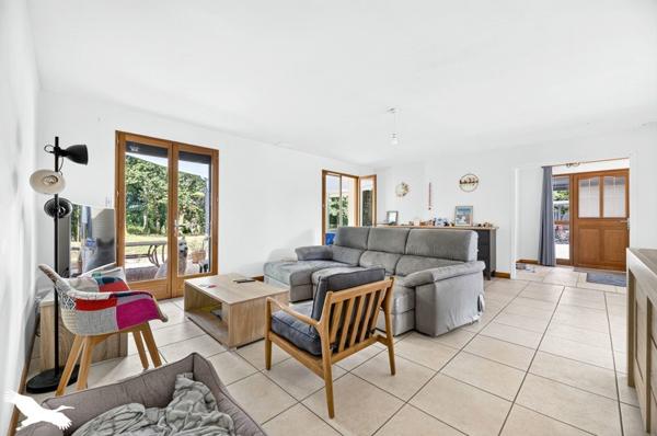 Maison 279 300 € Milhac-d'Auberoche 5 p 138 m² DPE C