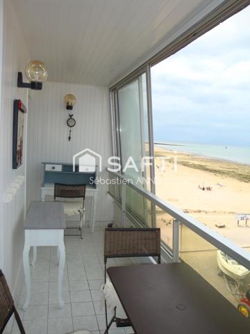 Face à la mer, appartement avec loggia !