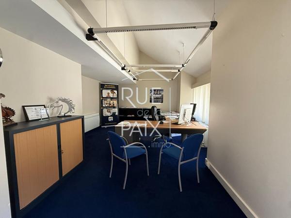 86200 LOUDUN CENTRE-VILLE LOUDUN, Local commercial 163 m²