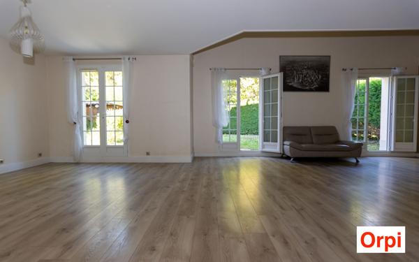 Maison à vendre    6 pièces •  Marolles-en-Brie