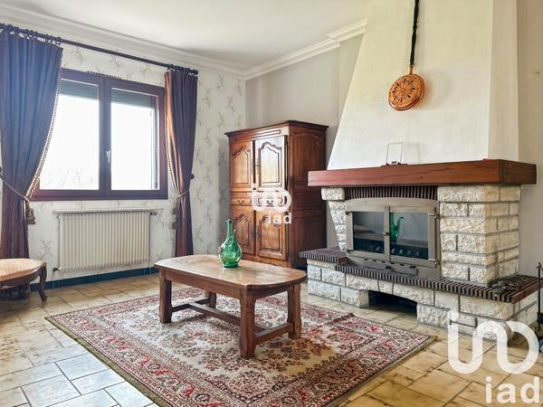 Pavillon 5 pièces de 119 m² à Les Bordes (89500)