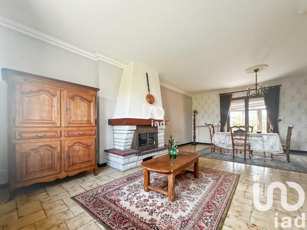 Pavillon 5 pièces de 119 m² à Les Bordes (89500)