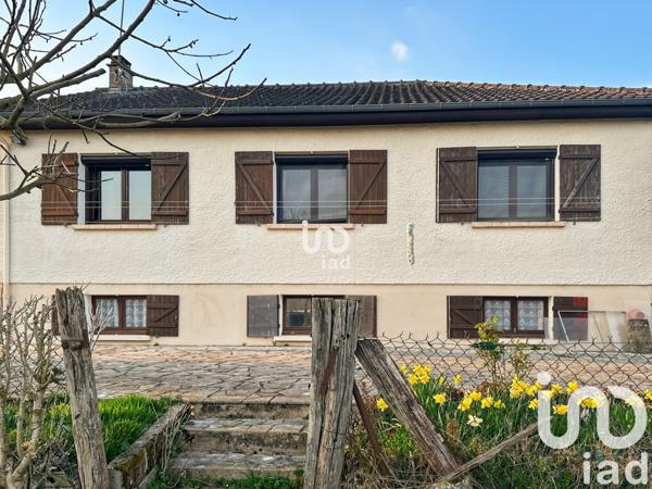 Pavillon 5 pièces de 119 m² à Les Bordes (89500)