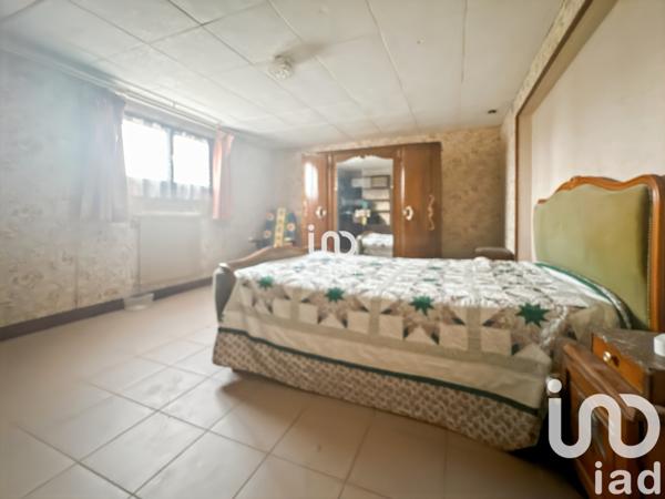 Pavillon 5 pièces de 119 m² à Les Bordes (89500)