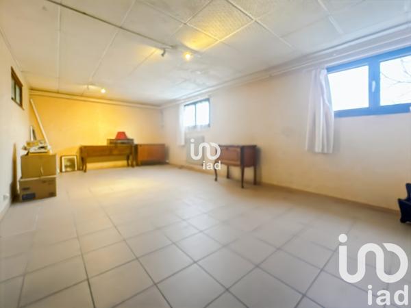 Pavillon 5 pièces de 119 m² à Les Bordes (89500)