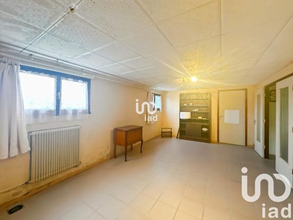 Pavillon 5 pièces de 119 m² à Les Bordes (89500)