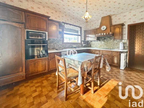 Pavillon 5 pièces de 119 m² à Les Bordes (89500)