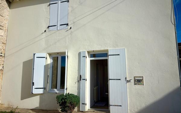 Maison à vendre    2 pièces •  Niort