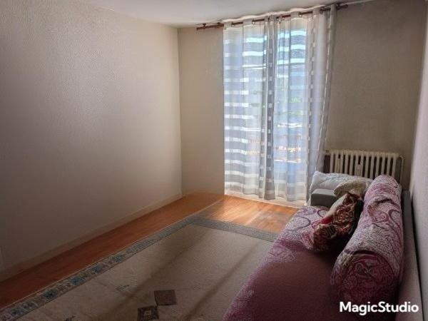 EXCEPTIONNEL, Appartemen de 54 m² avec 2 chambres,  garage, parking, grenier et cave  à  Champagnole JURA