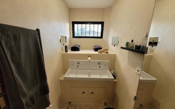 Maison à vendre    6 pièces • 338 m2 Avignon