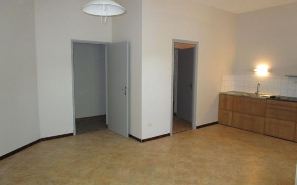 Immeuble à vendre    4 pièces • 160 m2 Aignan