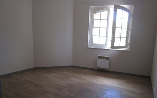 Immeuble à vendre    4 pièces • 160 m2 Aignan