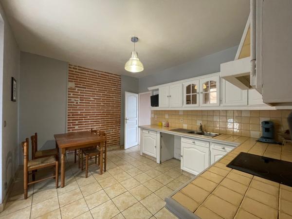 Ancien relais de chasse rénové de 237 m² avec piscine et grand garage sur terrain 3345 m²