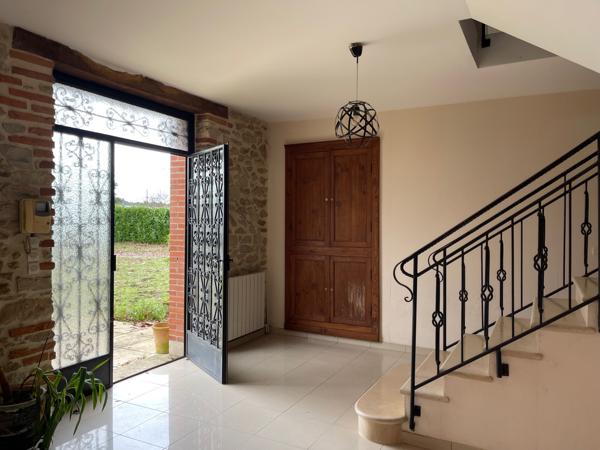 Ancien relais de chasse rénové de 237 m² avec piscine et grand garage sur terrain 3345 m²