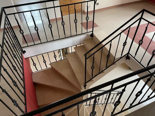 Ancien relais de chasse rénové de 237 m² avec piscine et grand garage sur terrain 3345 m²