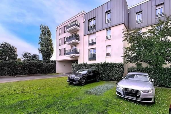 Beau 3 pièces lumineux avec balcon exposé Sud-Est  Résidence récente avec ascenseur