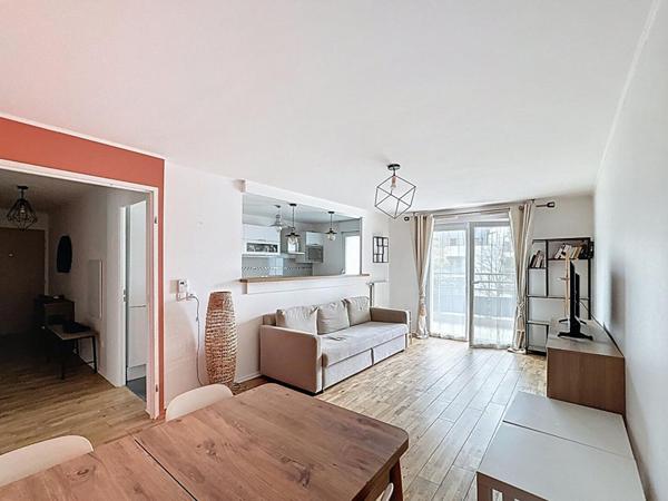 Beau 3 pièces lumineux avec balcon exposé Sud-Est  Résidence récente avec ascenseur