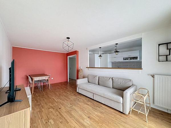 Beau 3 pièces lumineux avec balcon exposé Sud-Est  Résidence récente avec ascenseur