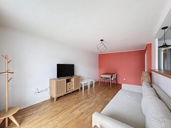 Beau 3 pièces lumineux avec balcon exposé Sud-Est  Résidence récente avec ascenseur