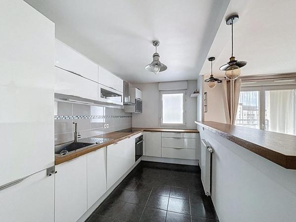 Beau 3 pièces lumineux avec balcon exposé Sud-Est  Résidence récente avec ascenseur