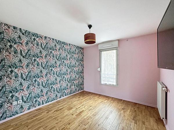 Beau 3 pièces lumineux avec balcon exposé Sud-Est  Résidence récente avec ascenseur