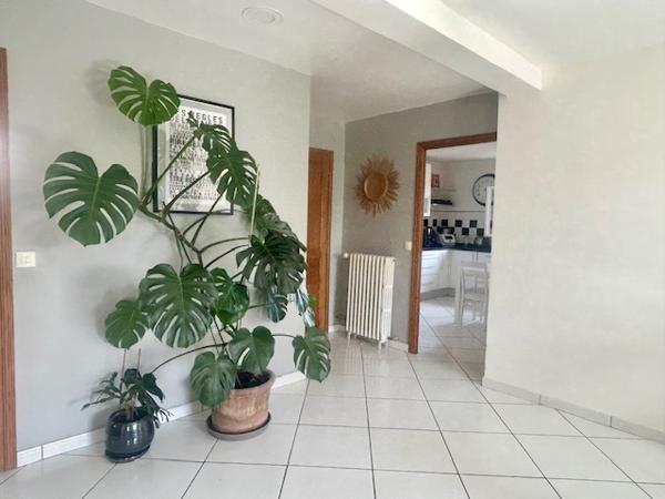 Montlhéry (91310) MONTLHERY - MAISON FAMILIALE TYPE F7 - 177 M HABITABLES - 865 M2 JARDIN - SOUS-SOL TOTAL