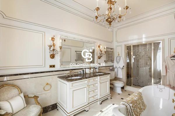 Villa 11 pièces à vendre Antibes - 06600 / Réf: 983