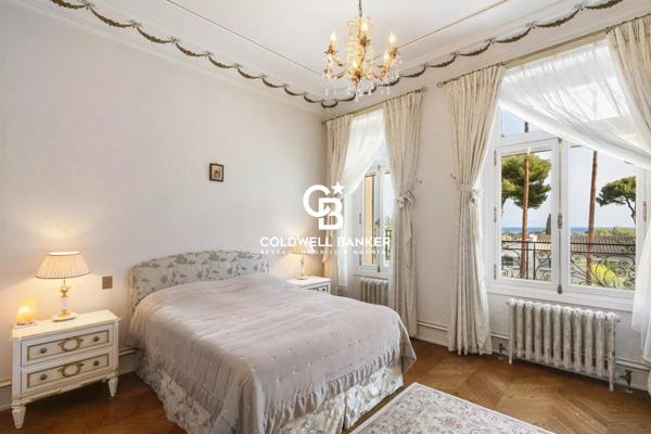 Villa 11 pièces à vendre Antibes - 06600 / Réf: 983