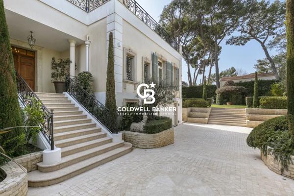 Villa 11 pièces à vendre Antibes - 06600 / Réf: 983