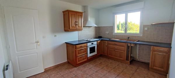 Maison T4 de plein pied de 102 m² avec jardin et garages vous Attend à SAINT NAUPHARY !