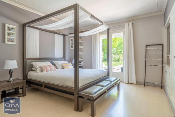 Maison à vendre 12 pièces 290m² Tours (37100)