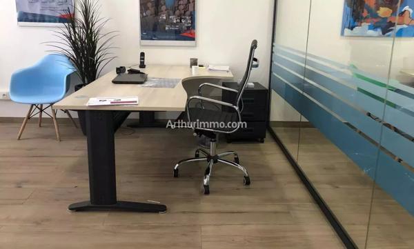 Location                                                      Local commercial
                        
                     2 pièces                      45 m2                     à Aubagne