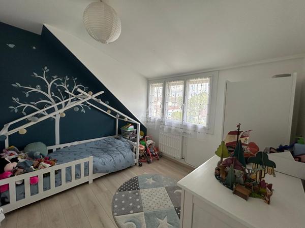 Maison 4 pièces 3 chambres - 81 m² €390 000 ** - Référence 1771