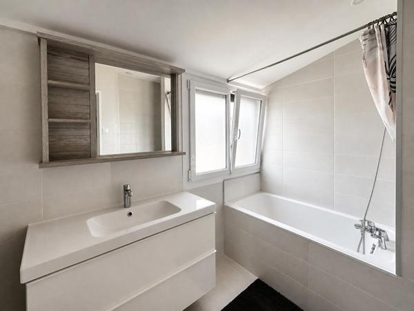 Maison 4 pièces 3 chambres - 81 m² €390 000 ** - Référence 1771