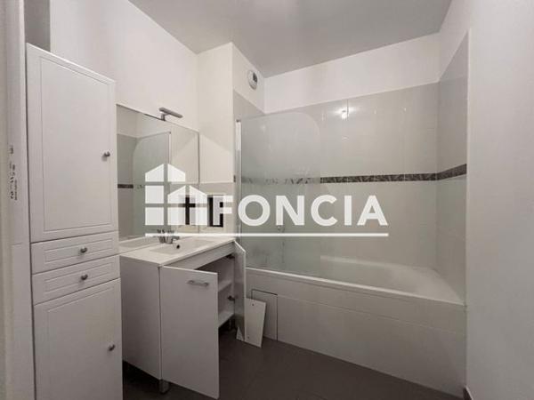 Location Appartement 2 pièces 48 m² - 19 BOULEVARD D'ERKRATH Cergy 95000