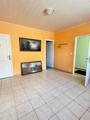 Maison de village, 300m², 10 chambres avec dépendances sur 3489m² de terrain 178 000 €